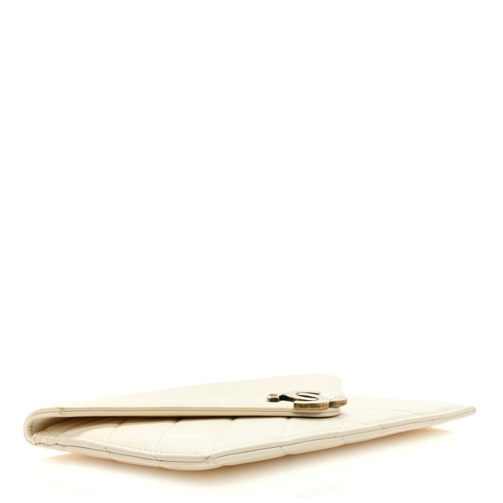 CHANEL Cream Chevron Quilted CC-Front Envelope Wristlet - Picture 4 of 8